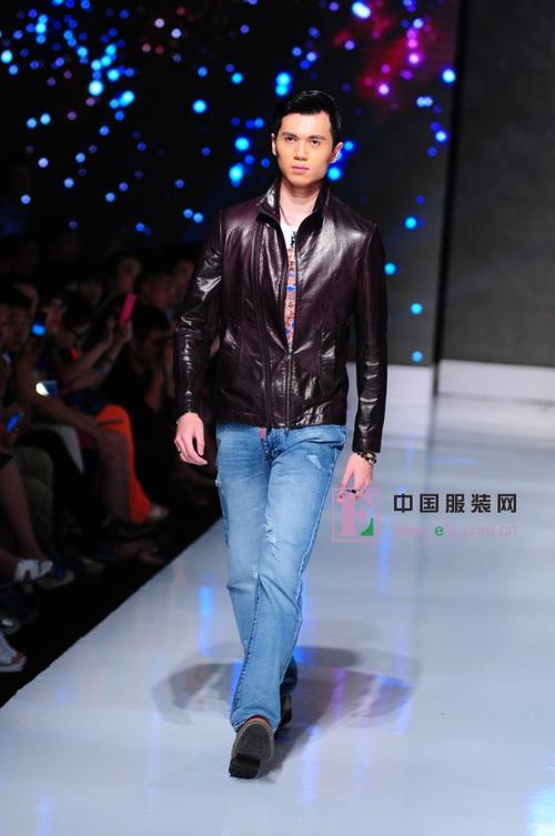 浙江思凯路服饰有限公司创建于2001年,是一家以设计,制造皮革